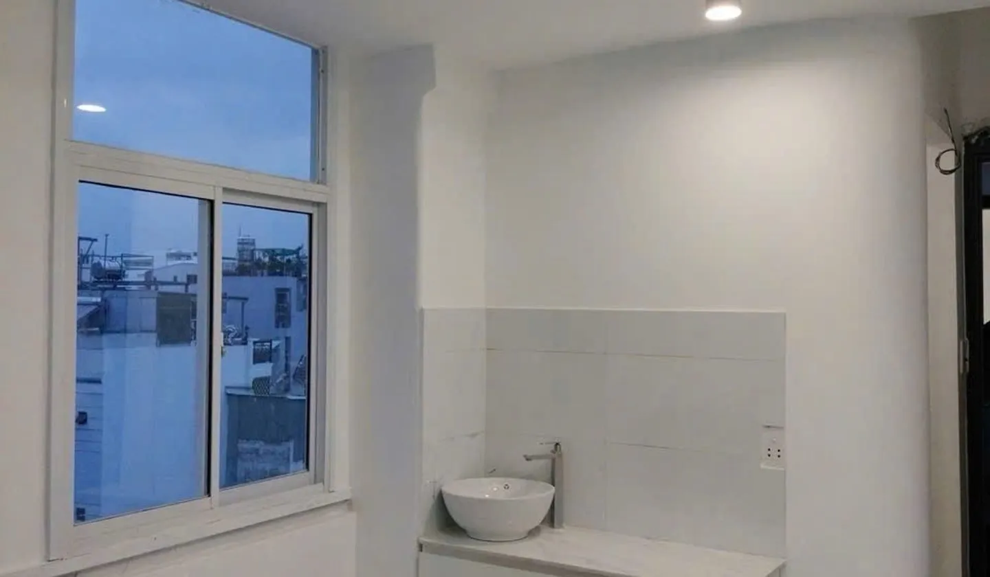 Nhà 6 tầng căn hộ dịch vụ Quận 1, dòng tiền 35 triệu/tháng... Bán nhà riêng tại Tân Định, Hồ Chí Minh 01