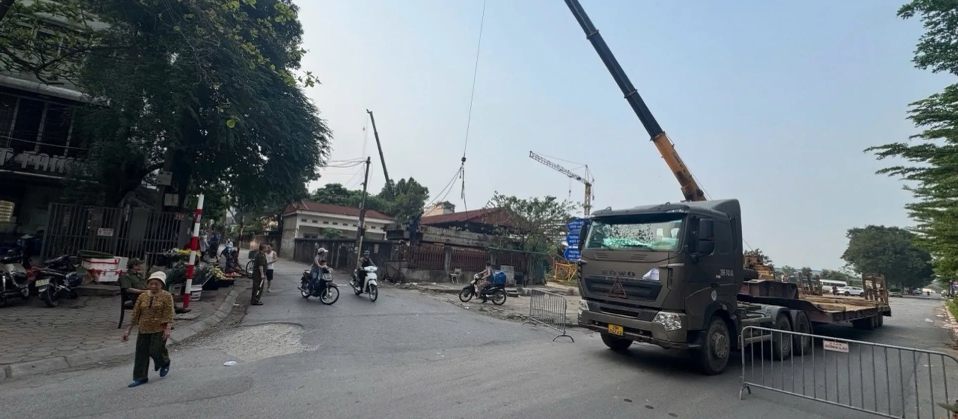 Đất lô góc Việt Hưng - oto đỗ cửa - tặng nhà cấp 4... Bán nhà riêng tại Việt Hưng, Hà Nội 01