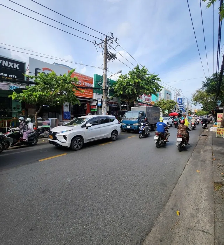 Cơ hội sở hữu nhà 5 tầng đẹp lung linh tại An Dương Vương với giá tốt... Bán nhà riêng tại Bình Trị Đông, Hồ Chí Minh 01