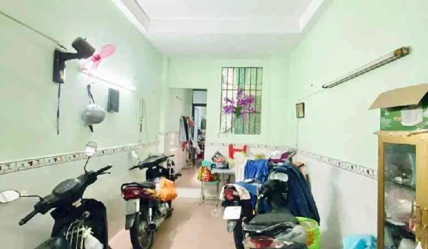 Nhà 3 tầng mặt tiền hẻm Cách Mạng Tháng 8, Quận 10, kinh doanh đỉnh... Bán nhà riêng tại Hòa Hưng, Hồ Chí Minh 01