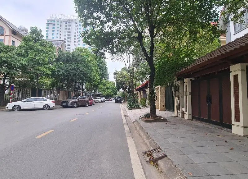 Bán BIỆT THỰ SIÊU RẺ TẠI CÔNG VIÊN CẦU GIẤY__307 M 4 TẦNG.15 MT .OTO TRÁNH.NHỈNH 90 TỶ... Bán biệt thự, liền kề tại Cầu Giấy, Hà Nội 01