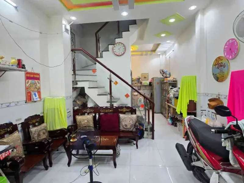 ​Bán gấp nhà đẹp Bình Tân hẻm xe tải thông, tương lai ra mặt tiền đường, 4 phòng ngủ chỉ 5.3 tỷ... Bán nhà riêng tại Bình Trị Đông, Hồ Chí Minh 01