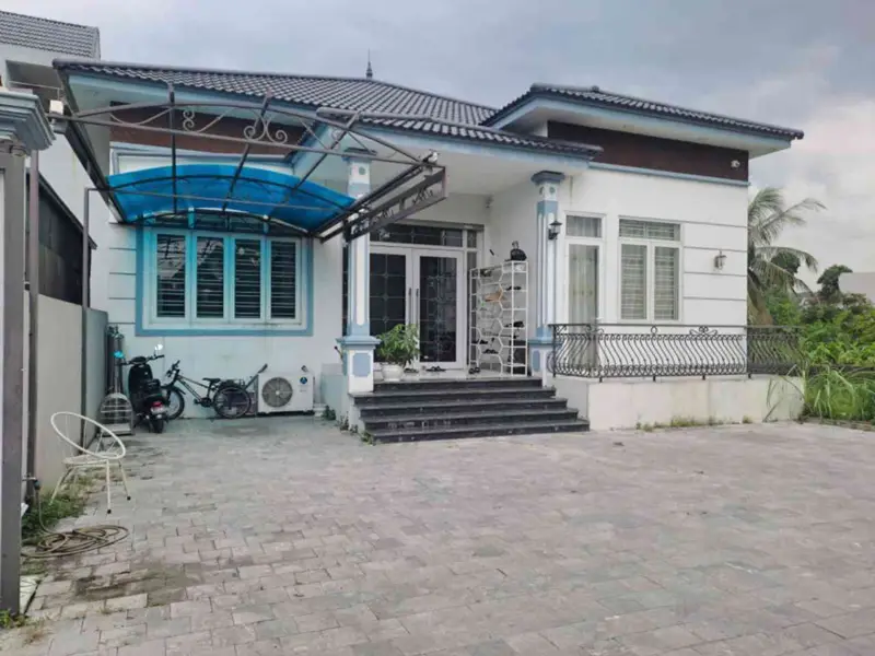 Không thể tin nổi! Biệt thự 633m², sân vườn, ô tô đỗ thoải mái, giá chỉ 2 tỷ hơn... Bán nhà riêng tại Việt Hưng, Quảng Ninh 01