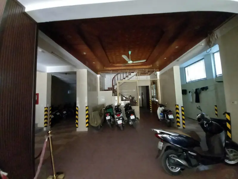Tòa Nhà Mặt Phố Đẳng Cấp Với Mặt Tiền 8.5m Và Diện Tích Lớn Tại Trung Tâm Thành Phố... Bán nhà mặt phố tại Nghĩa Đô, Hà Nội 01