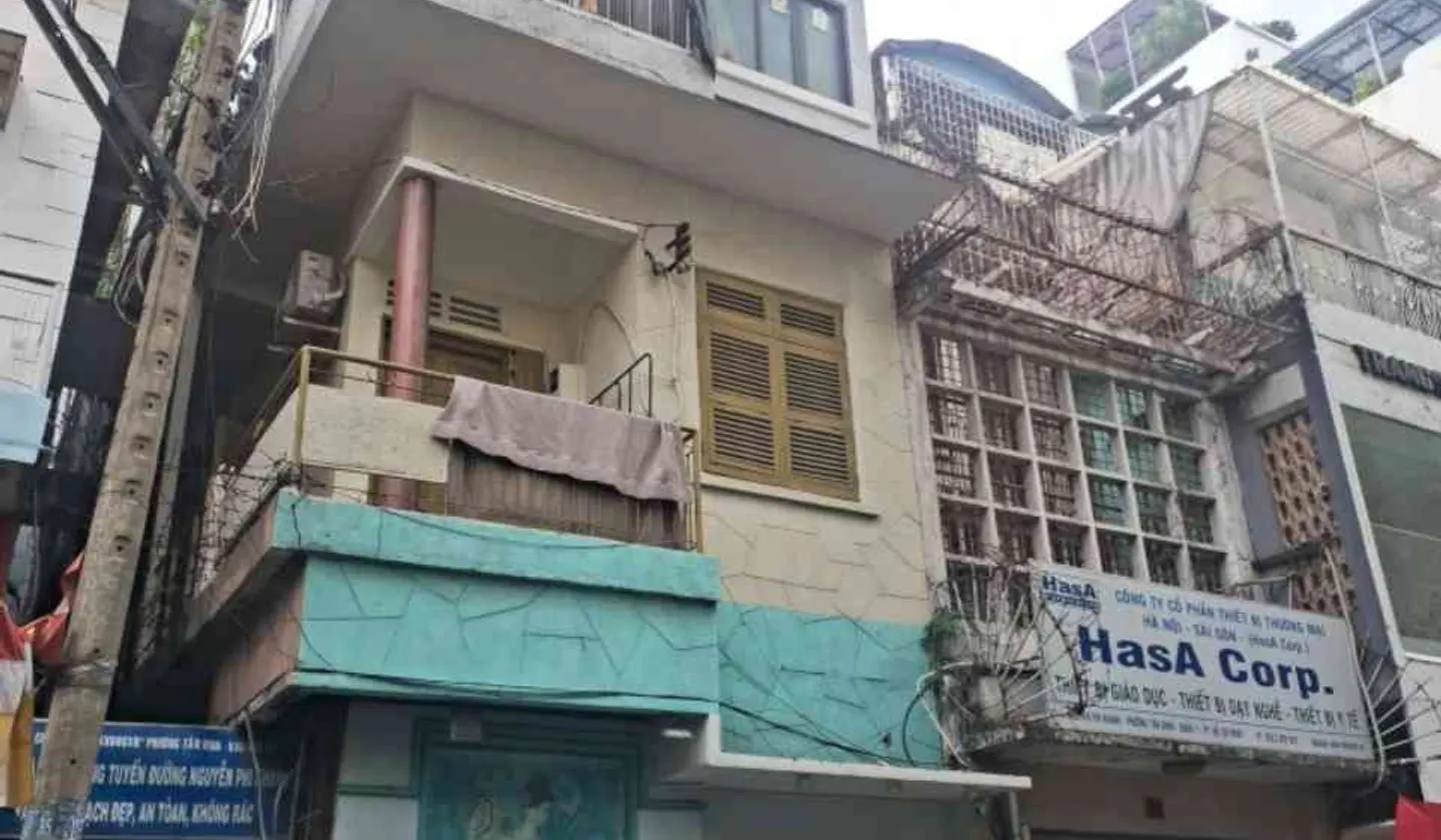 Nhà mặt phố góc 2 mặt tiền trung tâm Quận 1 giá 10 tỷ... Bán nhà mặt phố tại Tân Định, Hồ Chí Minh 01