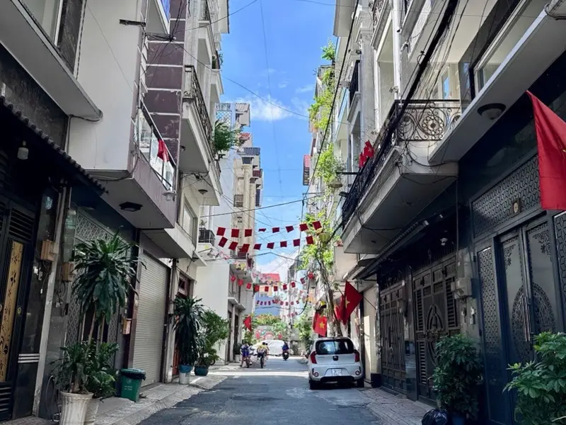 HẺM 8M THÔNG TRẦN THỊ TRỌNG P.15 TÂN BÌNH - KHU VIP PHÂN LÔ - XE HƠI VÀO NHÀ - 5 TẦNG BTCT - 4PN... Bán nhà riêng tại Tân Sơn, Hồ Chí Minh 01