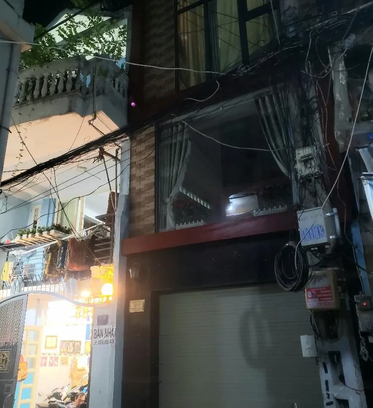 Nhà đẹp ngay trung tâm Quận 10, hẻm xe hơi, giá tốt... Bán nhà riêng tại Hòa Hưng, Hồ Chí Minh 01
