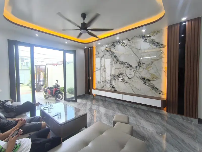 Nhà mặt phố Thư Trung – Sống sang, kinh doanh đỉnh, ô tô đậu thảnh thơi... Bán nhà mặt phố tại Hải An, Hải Phòng 01