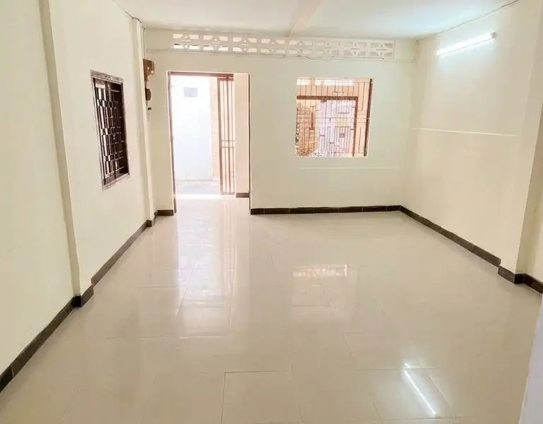 Nhà Tân Bình - Lạc Long Quân nở hậu, 2 tầng - ở ngay - KD - ngang 4m - dài 10m - hơn 5 tỷ... Bán nhà riêng tại Tân Hòa, Hồ Chí Minh 01