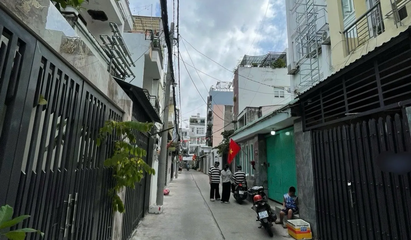 🏡 BÁN NHÀ 4 TẦNG ĐƯỜNG SỐ 17, QUẬN 7 – HẺM XE HƠI 5M – SHR – KHÔNG QUY HOẠCH... Bán nhà riêng tại Tân Thuận, Hồ Chí Minh 01