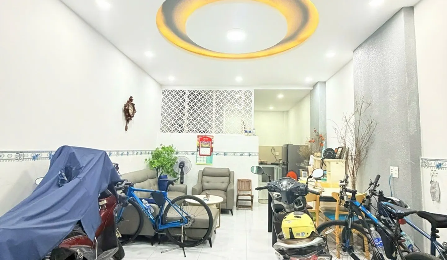 Nhà mới siêu đẹp cư xá Lạc Long Quân, 2PN 2WC, tặng view hẻm ô tô... Bán nhà riêng tại Bảy Hiền, Hồ Chí Minh 01