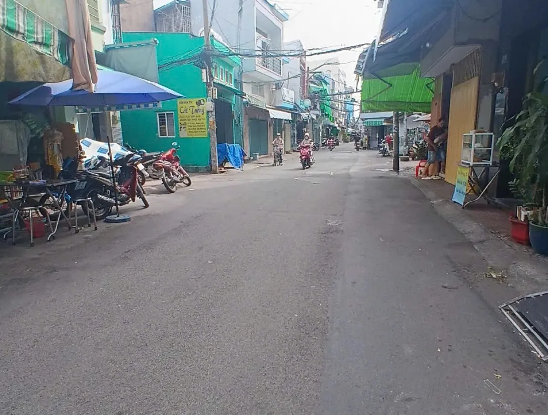 🔥GIẢM MẠNH 500 TR (GIÁ CỦ 5,5 TỶ )
🏠QUẬN 11💰GIÁ : 4,98 TỶ ( TL )
🚘MẶT TIỀN ĐƯỜNG LẠC LONG QUÂN... Bán nhà riêng tại Bình Thới, Hồ Chí Minh 01