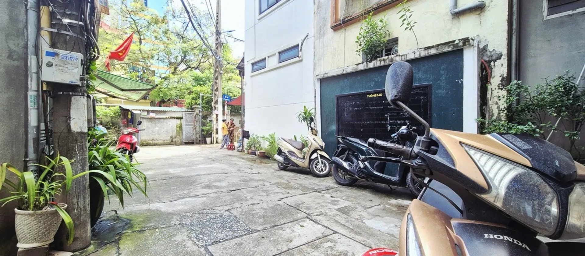 Nhà riêng 4 tầng mặt ngõ rộng tại quận Thanh Xuân, Hà Nội... Bán nhà riêng tại Định Công, Hà Nội 01