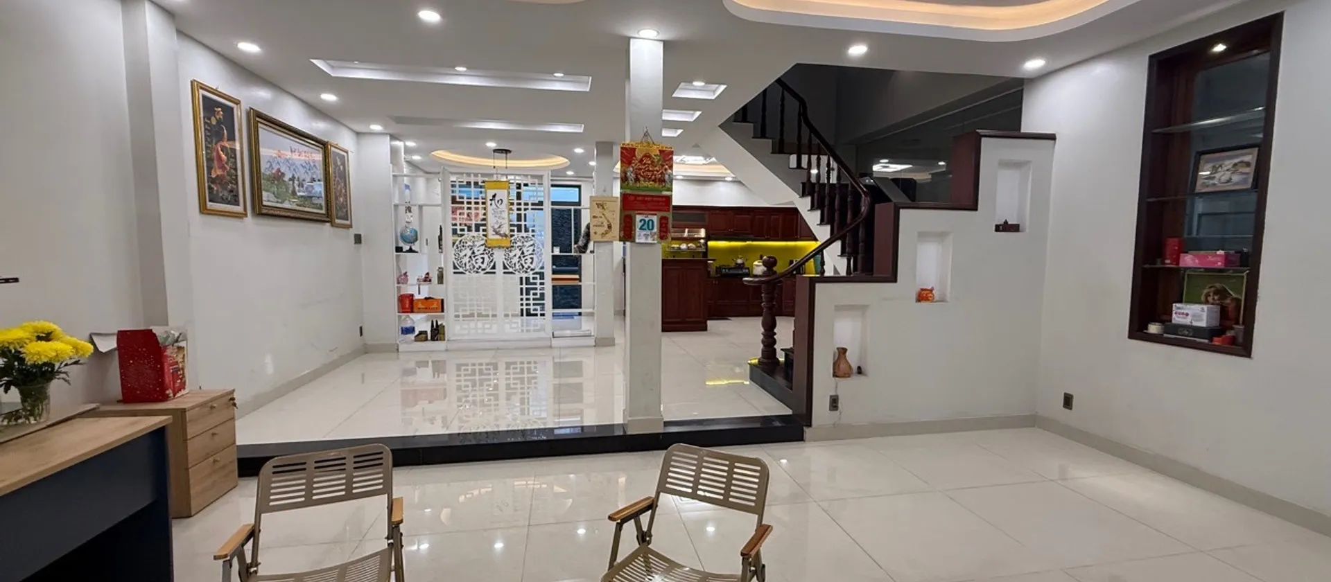 Biệt thự mặt tiền đẳng cấp tại Thạnh Xuân với không gian rộng mở và tiện nghi cao cấp... Bán nhà mặt phố tại Thới An, Hồ Chí Minh 01