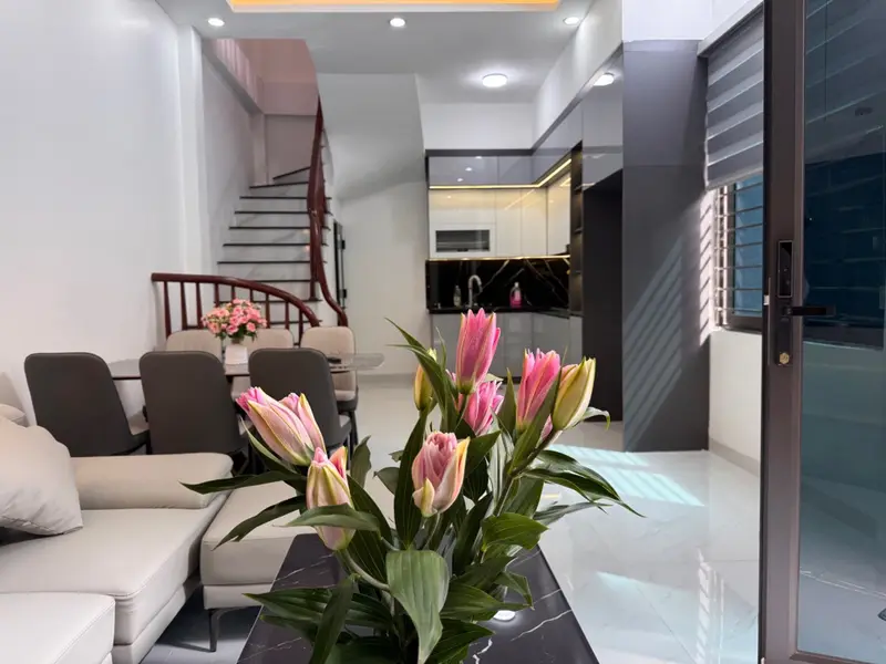 Bán nhà kim đồng ,dt 40m2, giá nhỉnh 9 tỷ 6 tầng 5 ngủ full nội thật mới đẹp... Bán nhà riêng tại Tương Mai, Hà Nội 01