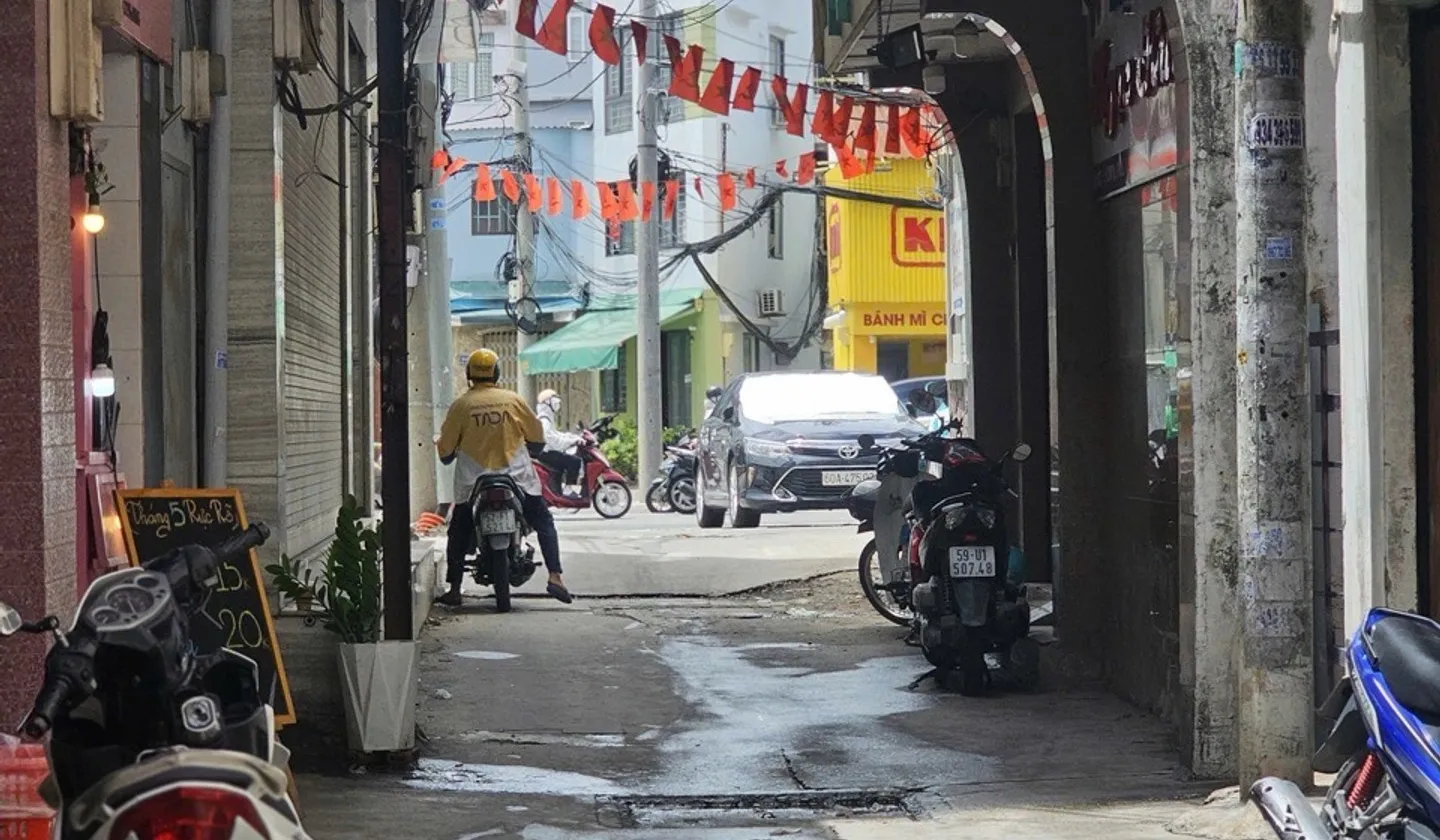 Cơ hội hiếm có sở hữu nhà mặt tiền gần Metro và chợ Hòa Hưng... Bán nhà riêng tại Hòa Hưng, Hồ Chí Minh 01