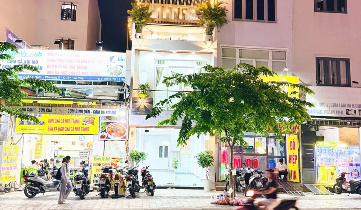 MẶT TIỀN DƯƠNG QUẢNG HÀM – KINH DOANH SẦM UẤT 🔥
💥 56M² – NGANG 4M – CÓ HẦM – 1 TRỆT 2 LẦU + SÂN... Bán nhà mặt phố tại An Nhơn, Hồ Chí Minh 01