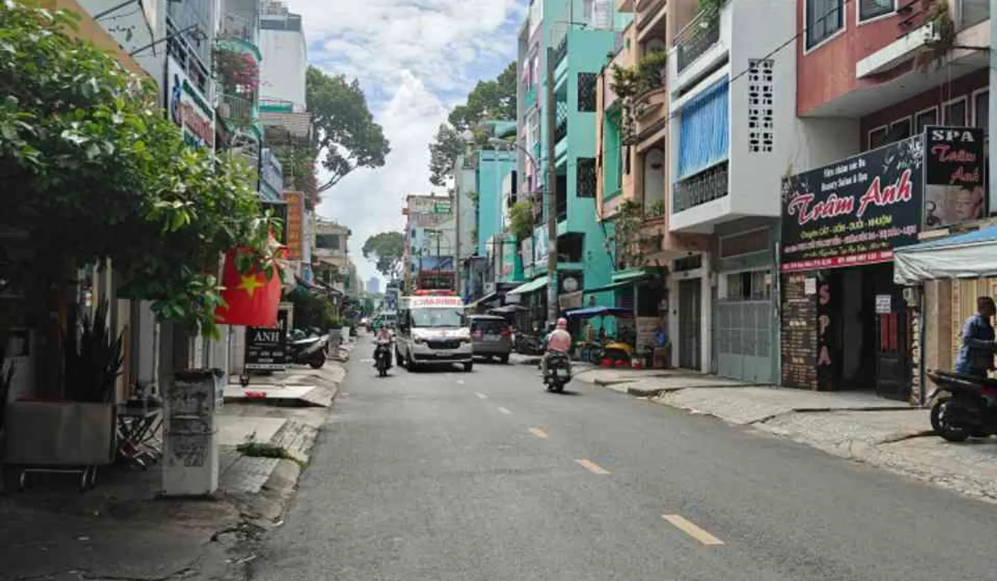 Bán nhà mặt phố kinh doanh 5 tầng đường hòa hảo phường 15, Quận 10, 2 mặt tiền, diện tích 43.7m²... Bán nhà mặt phố tại Diên Hồng, Hồ Chí Minh 01