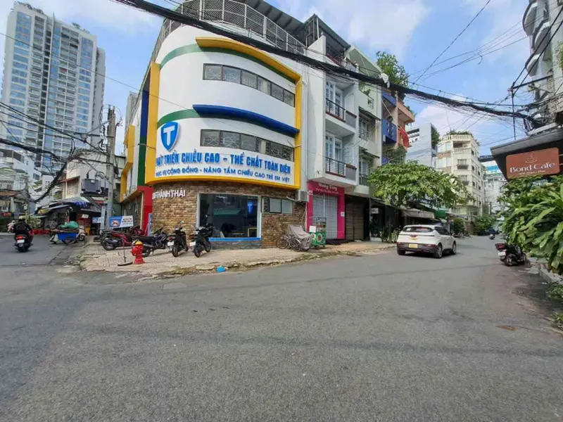 NHÀ 2 MẶT TIỀN – HẺM 2 Ô TÔ TRÁNH – ĐANG KINH DOANH TẠI QUẬN 10... Bán nhà riêng tại Diên Hồng, Hồ Chí Minh 01