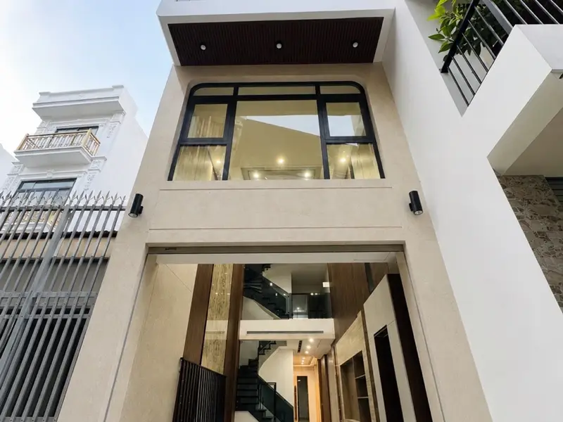 20.8 TỶ CÓ NHÀ GẦN 90m x 7 TẦNG THANG MÁY - FULL NỘI THẤT CỰC CHẤT - PHỐ VIP NGUYỄN VĂN CỪ... Bán nhà riêng tại Bồ Đề, Hà Nội 01