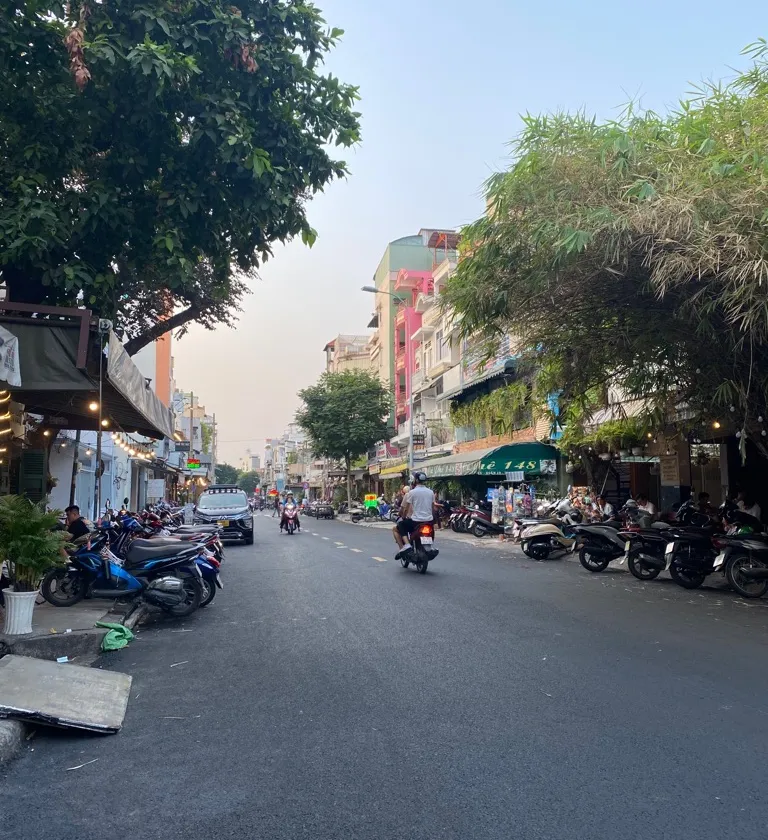 Nhà 5 tầng 12 phòng cho thuê, trung tâm Quận 10 đắc địa... Bán nhà riêng tại Diên Hồng, Hồ Chí Minh 01
