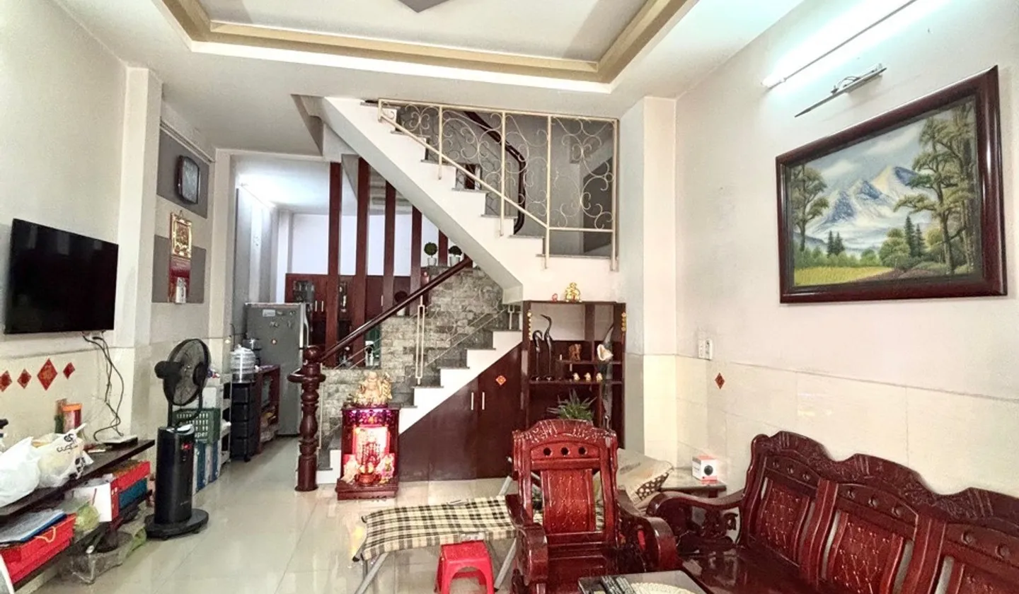 Bán nhà riêng 3 tầng, 4 phòng ngủ, gần chợ Lê Văn Quới... Bán nhà riêng tại Bình Hưng Hòa, Hồ Chí Minh 01