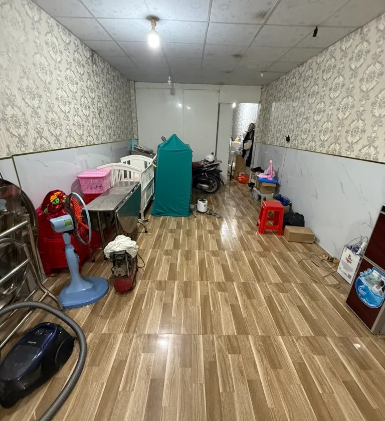 Bán nhà riêng 2 tầng tại phường Duy Tân, diện tích 116m2, giá 10,3 tỷ đồng... Bán nhà riêng tại Tân Hòa, Hồ Chí Minh 01