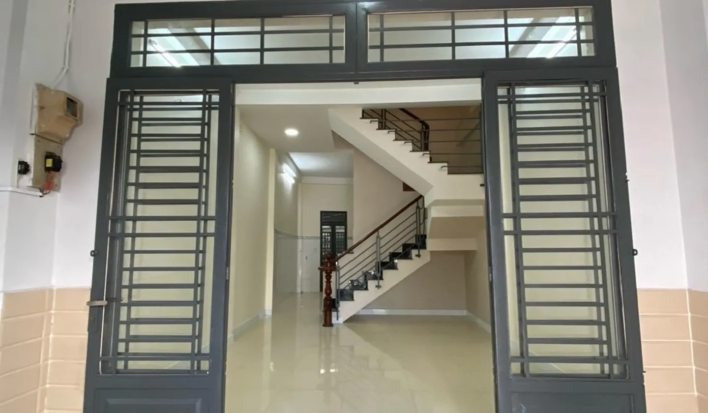 HẺM XE HƠI THÔNG - 3 TẦNG BTCT (4Mx14M) - LẠC LONG QUÂN - TÂN BÌNH - 2 MẶT TIỀN - NỞ HẬU - NHỈNH 7... Bán nhà riêng tại Bảy Hiền, Hồ Chí Minh 01