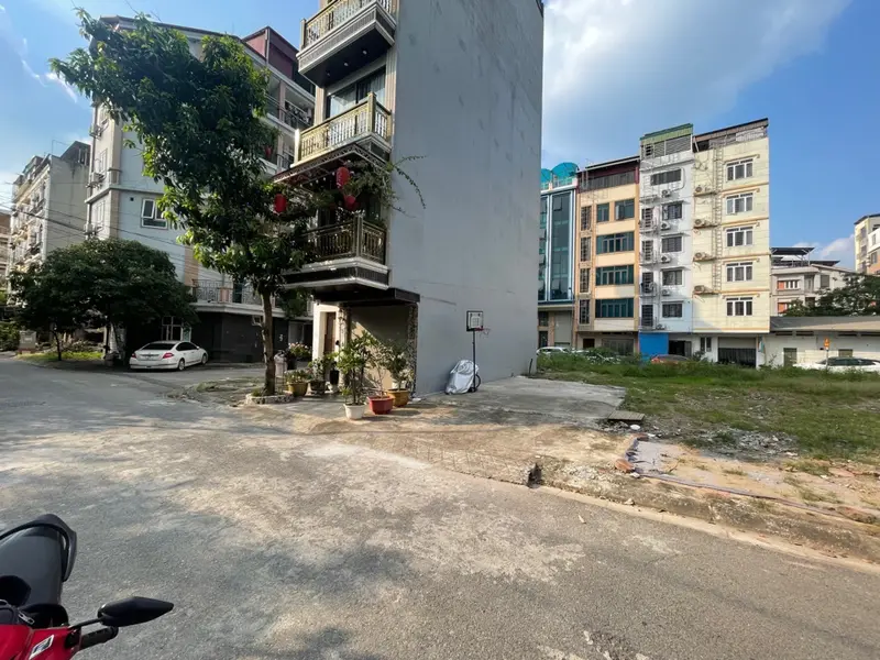 Đất phân lô - Ô tô tránh - Phú Diễn 30m2 - xây làm : Kinh doanh - công ty 6 tầng thang máy đẹp 8,9T... Bán đất tại Phú Diễn, Hà Nội 01
