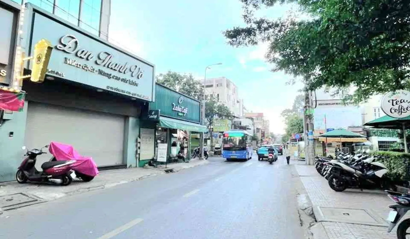 Bán nhà mặt phố kinh doanh sầm uất tại Quận 10, diện tích 88m², giá 24.5 tỷ... Bán nhà mặt phố tại Hòa Hưng, Hồ Chí Minh 01