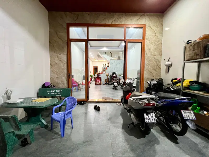 MẶT TIỀ.N NỘ.I BỘ TỈN.H LỘ 10 NỐI DÀI - SÁT KHU TÊN LỬ.A - ĐƯỜNG XE TẢI - 5PN - ( 5X22M )... Bán nhà mặt phố tại Tân Tạo, Hồ Chí Minh 01