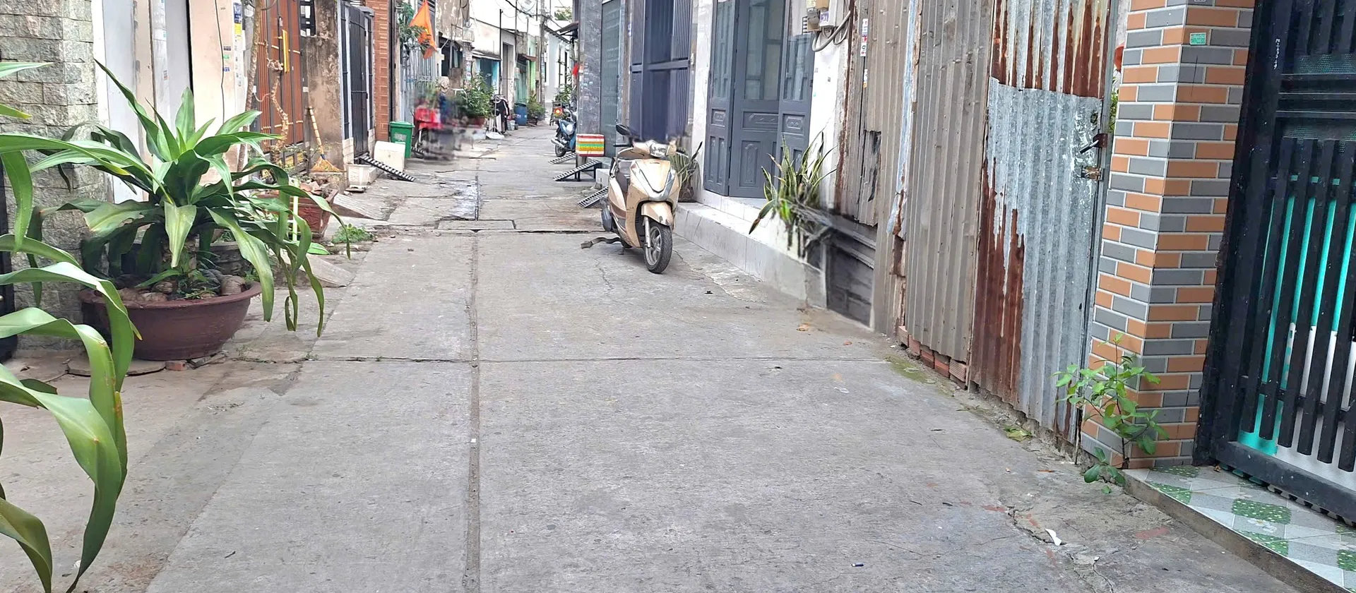Nhà Lê Đình Cẩn 82m2,hẻm xe hơi nhỉnh 4ty... Bán nhà riêng tại Tân Tạo, Hồ Chí Minh 01