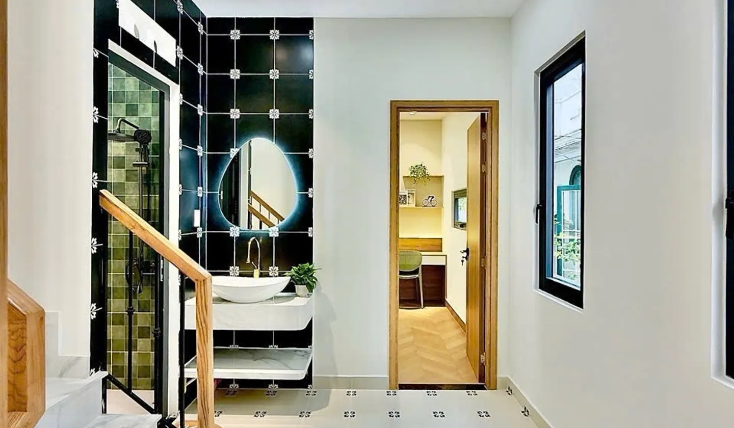 Nhà 3 tầng Nguyễn Văn Đậu, 4 phòng ngủ, nội thất cao cấp giá 5,75 tỷ... Bán nhà riêng tại Bình Lợi Trung, Hồ Chí Minh 01