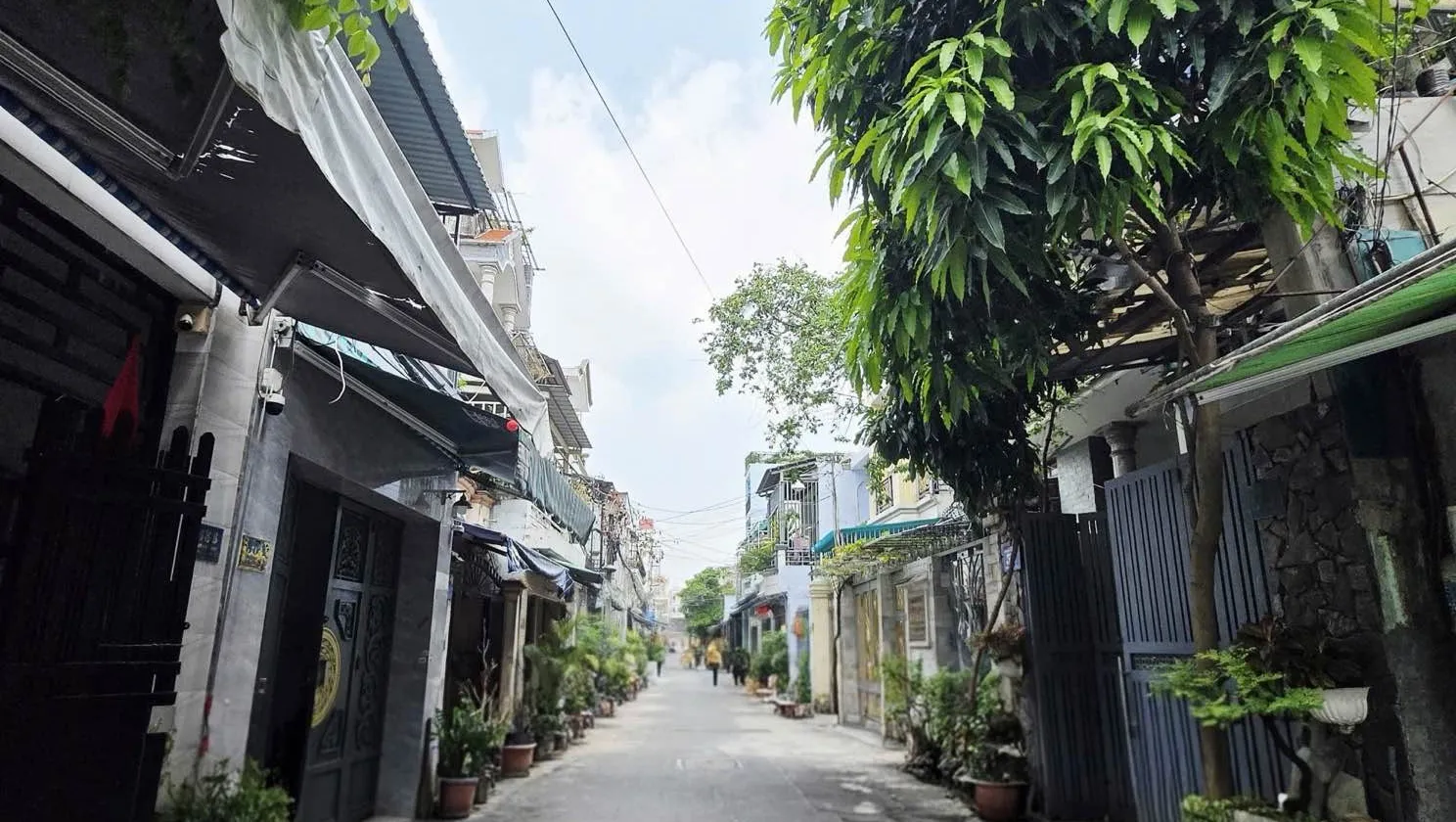 Bán nhà riêng 3 tầng mặt tiền 6m tại khu vực gần Bình Long, Tân Phú... Bán nhà riêng tại Bình Hưng Hòa, Hồ Chí Minh 01