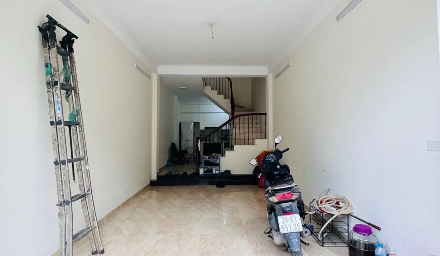 Bán nhà riêng 5 tầng diện tích 40m² tại Thạch Bàn, giá 15 tỷ đồng... Bán nhà riêng tại Long Biên, Hà Nội 01