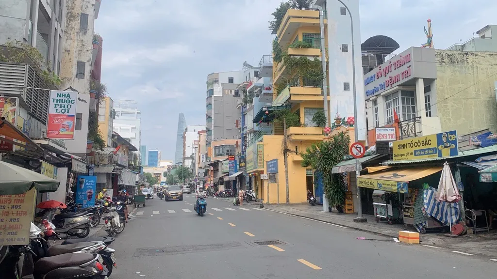 Bán nhà mặt phố Quận 1 kinh doanh sầm uất, mặt tiền 10m, giá 190 tỷ... Bán nhà mặt phố tại Cầu Ông Lãnh, Hồ Chí Minh 01