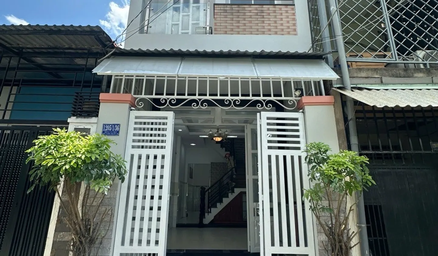 Cơ hội hiếm có sở hữu nhà 4 tầng ngay tại quận 7 với giá cực tốt... Bán nhà riêng tại Phú Thuận, Hồ Chí Minh 01
