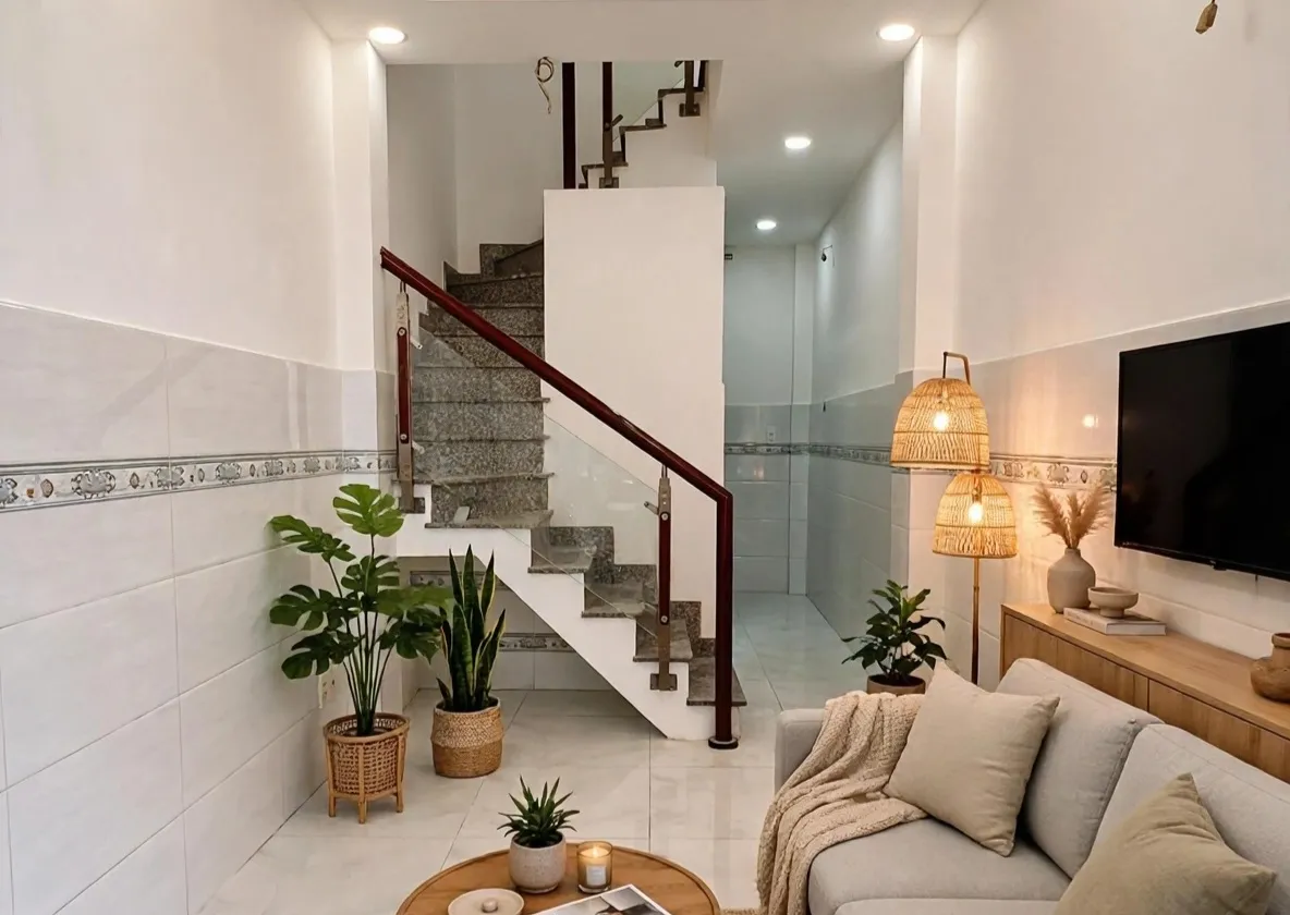 GẦN CẦU NGUYỄN VĂN CỪ - 3 TẦNG - NHỈNH 2 TỶ - SỔ VUÔNG ĐẸP... Bán nhà riêng tại Vĩnh Hội, Hồ Chí Minh 01