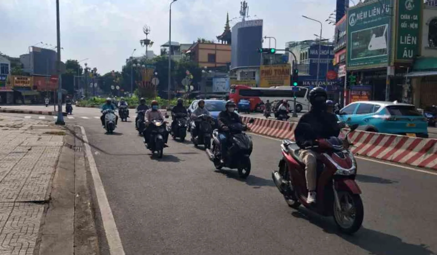 MẶT TIỀN KINH DOANH NGAY VÒNG XOAY ĐẦM SEN - KINH DOANH SẦM UẤT NGÀY ĐÊM.... Bán nhà mặt phố tại Bình Thới, Hồ Chí Minh 01
