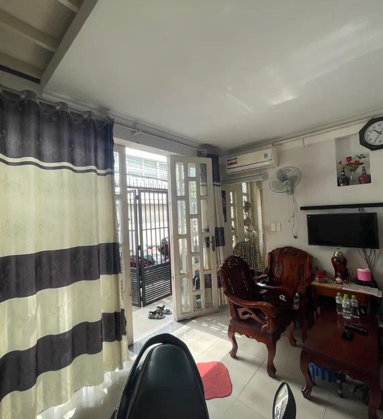 Bán nhà riêng 5 tầng tại phường 4, Tân Bình, mặt tiền rộng, đường ôtô 8m, phù hợp kinh doanh... Bán nhà riêng tại Tân Sơn Nhất, Hồ Chí Minh 01