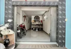 • Mặt tiền đối diện cụm trường học, lượng người qua lại đông, rất thuận lợi kinh doanh ăn uống, cà... Bán nhà mặt phố tại Tân Hòa, Hồ Chí Minh 01