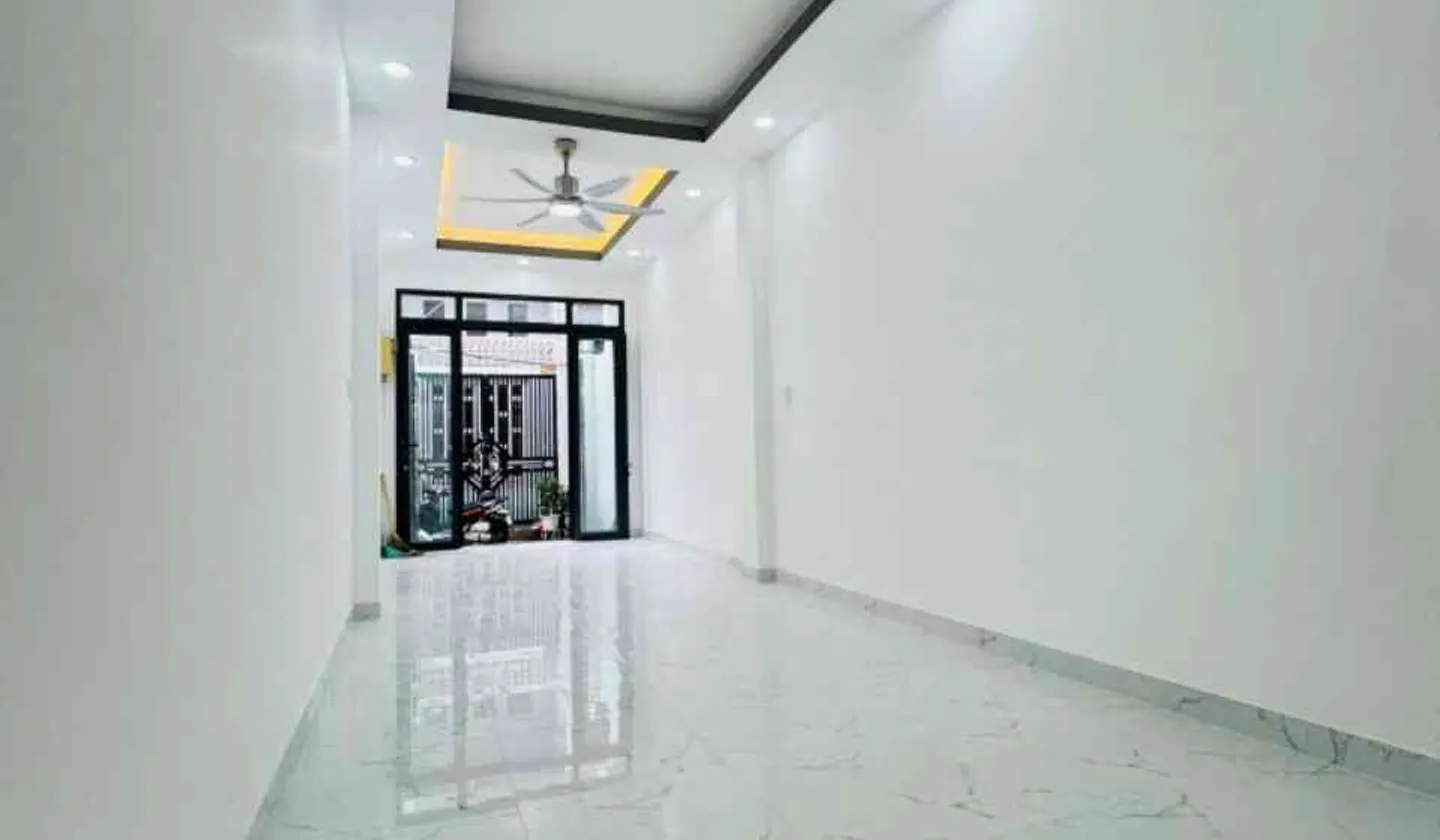 Cơ hội hiếm có sở hữu nhà 4 tầng 6 phòng ngủ tại Phường Chánh Hưng... Bán nhà riêng tại Chánh Hưng, Hồ Chí Minh 01