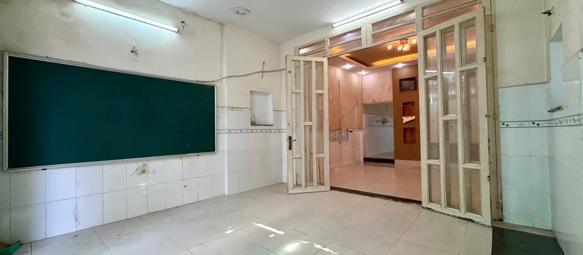 Không gian sống thanh lịch tại quận Tân Phú với nhà phố hướng Đông Bắc... Bán nhà riêng tại Phú Thọ Hòa, Hồ Chí Minh 01