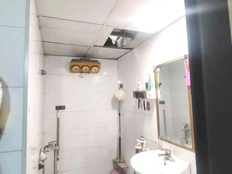 Bán đất tặng nhà cấp 4... Bán nhà mặt phố tại Việt Hưng, Hà Nội 01
