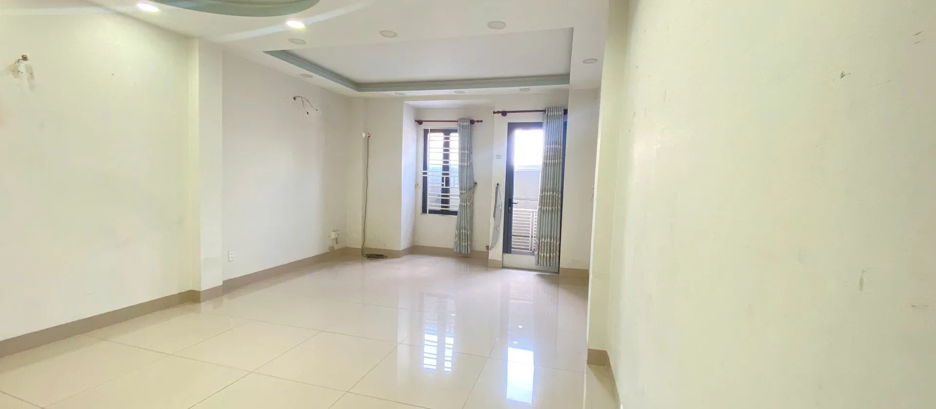 Bán nhà mặt phố Lạc Long Quân, 4 tầng, mặt tiền 4.5m, kinh doanh hiệu quả... Bán nhà mặt phố tại Tân Hòa, Hồ Chí Minh 01