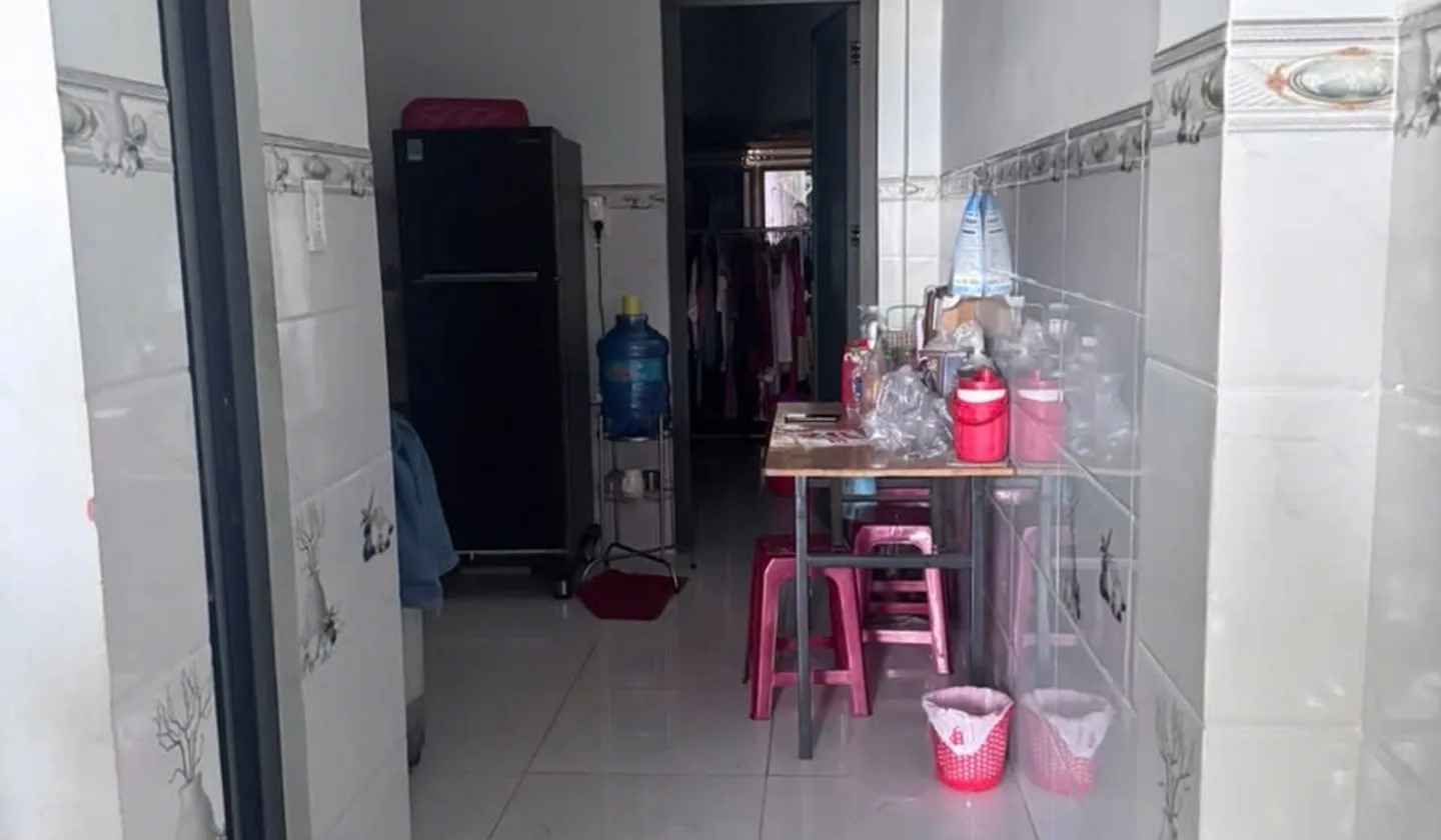 HƠN 3 T.Ỷ -PHAN VĂN HỚN -BÀ ĐIỂM - NHÀ 2 TẦNG-97M2 -HẺM 5 M... Bán nhà riêng tại Bà Điểm, Hồ Chí Minh 01