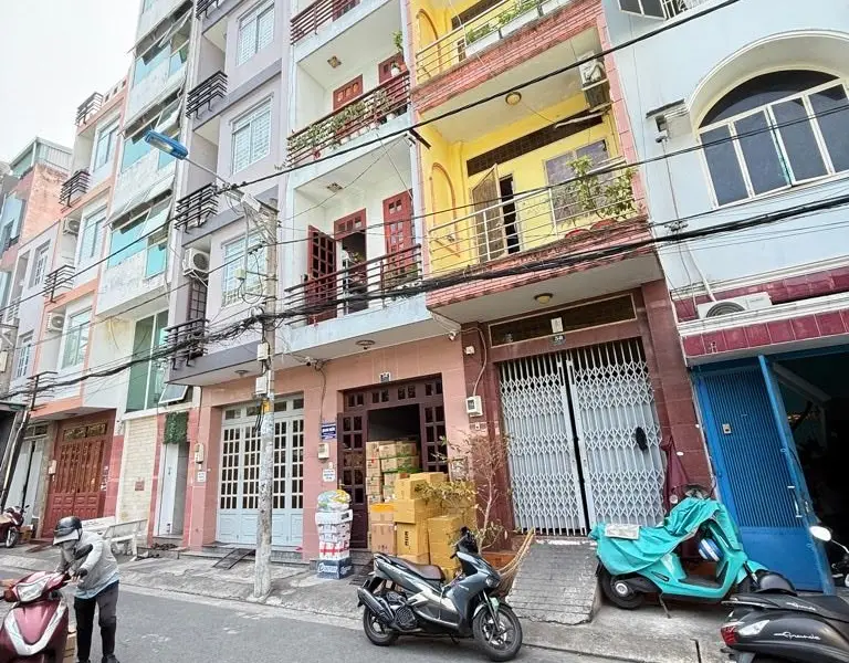 Nhà 2 mặt tiền kinh doanh ngay chợ sầm uất Quận 10, thu nhập đỉnh... Bán nhà mặt phố tại Hòa Hưng, Hồ Chí Minh 01