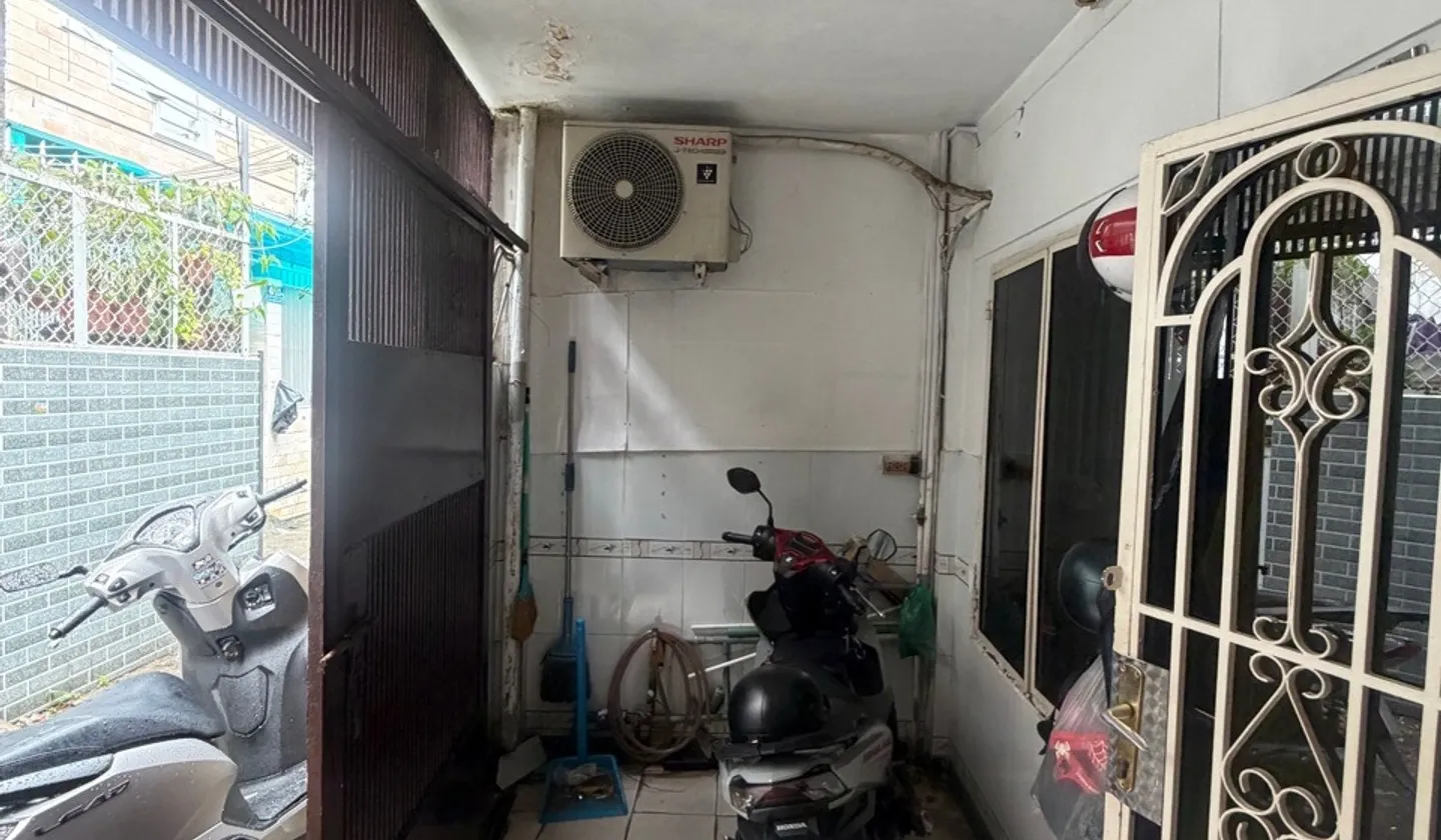 Bán nhà 2 tầng gần vòng xoay công viên Gia Định, 33m2, giá 4.5 tỷ... Bán nhà riêng tại Hạnh Thông, Hồ Chí Minh 01