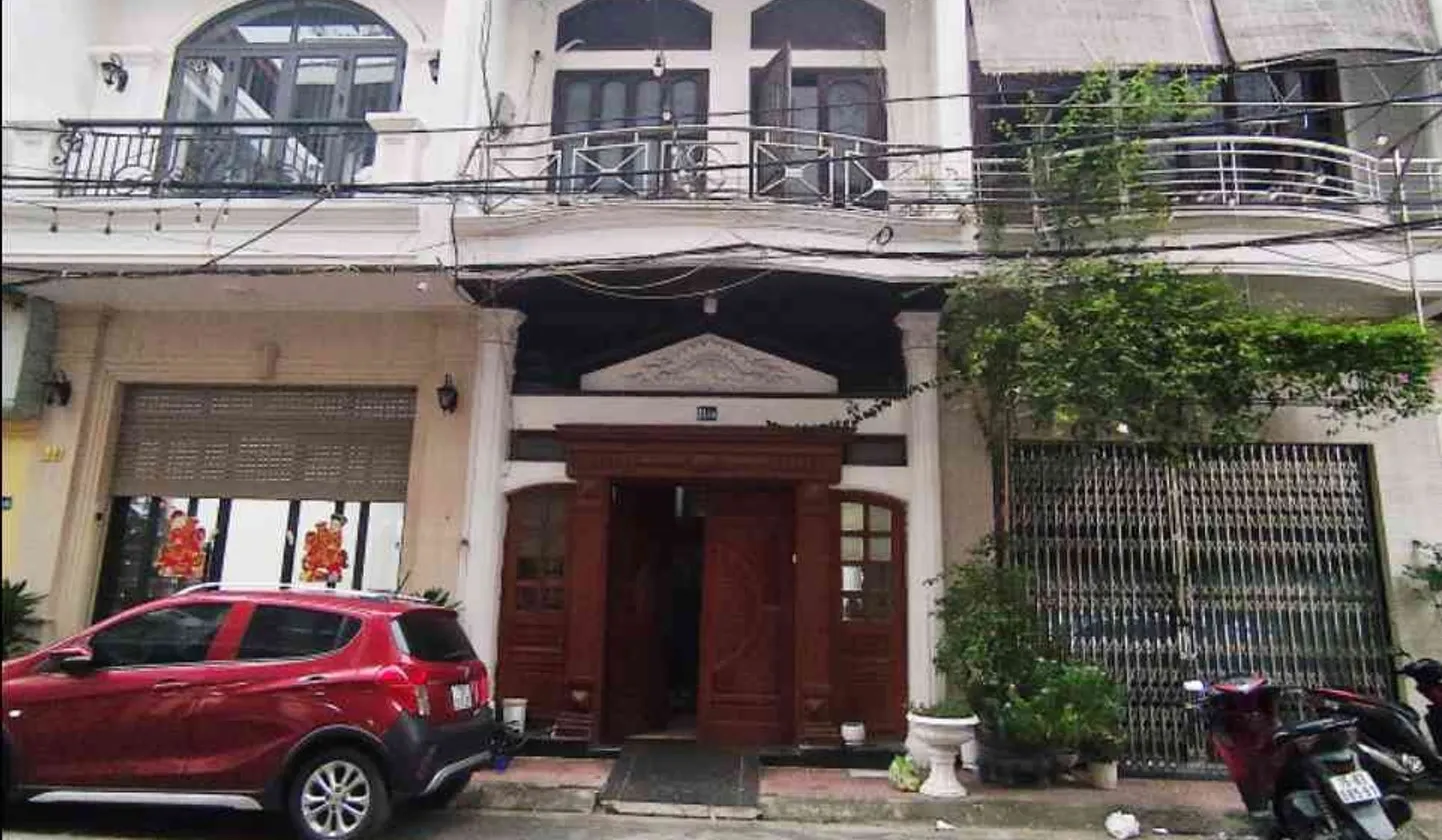 Nhà 3 tầng thiết kế hiện đại, ngõ rộng ô tô tránh nhau tại trung tâm Tô Hiệu... Bán nhà riêng tại Lê Chân, Hải Phòng 01