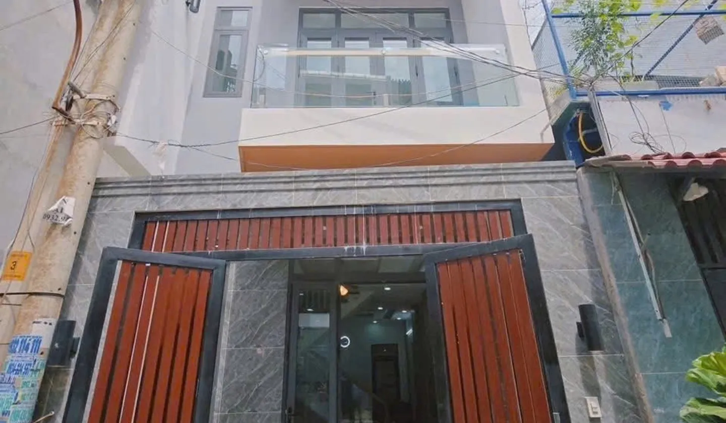 Nhà 3 tầng hướng Đông Nam, hẻm xe hơi tại Võ Văn Hát, cạnh trường Đại Học giá tốt chỉ 5,6 tỷ... Bán nhà riêng tại Long Trường, Hồ Chí Minh 01